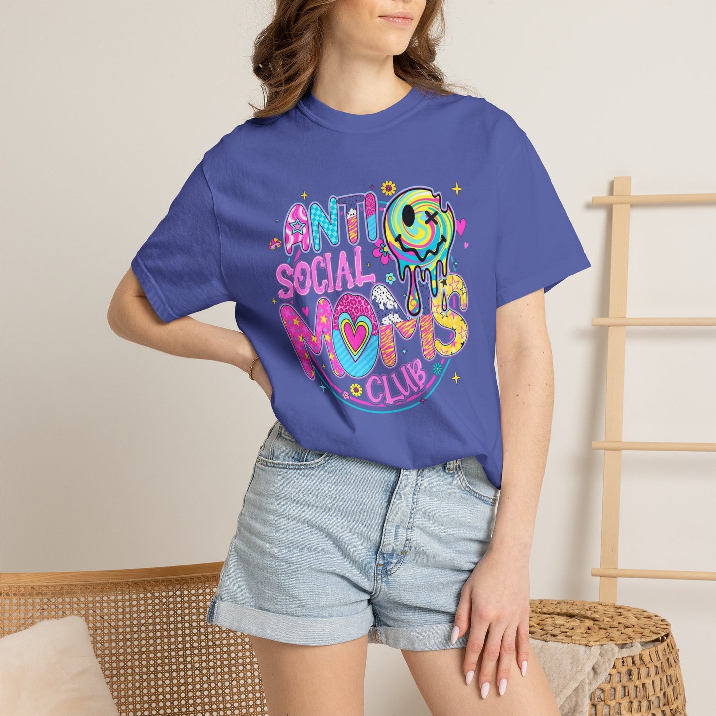 Anti social moms club graphic tee