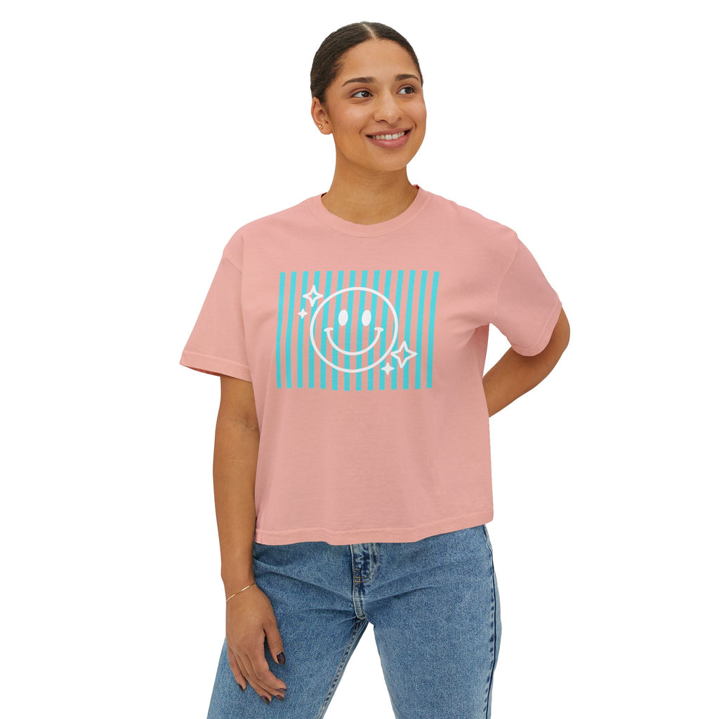 Smiley Face Graphic Crop Tee