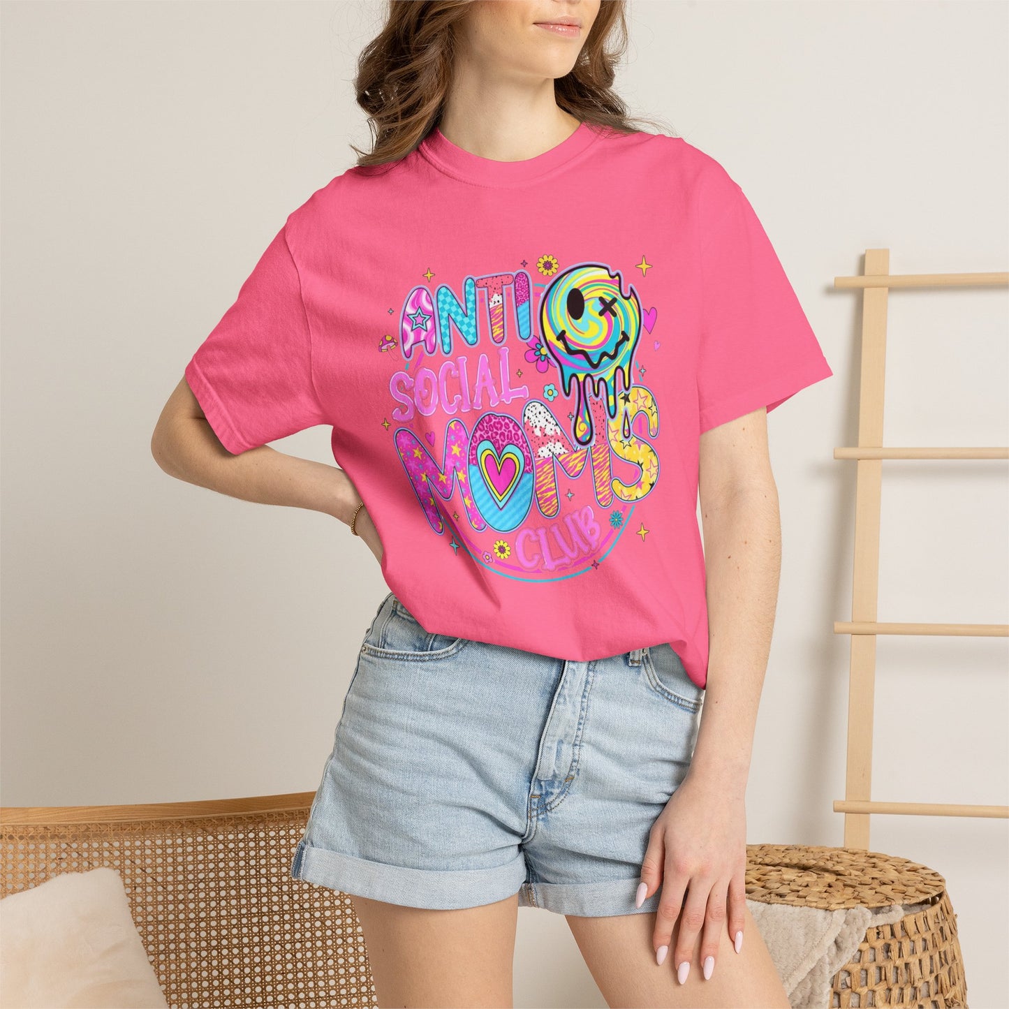 Anti social moms club graphic tee