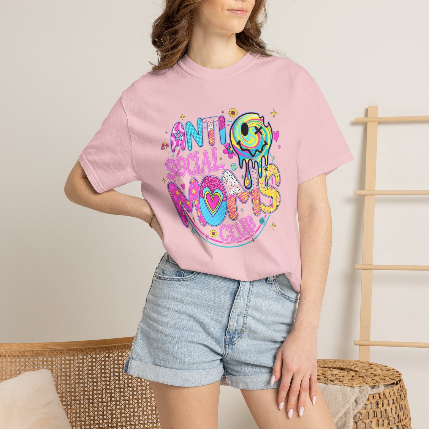 Anti social moms club graphic tee
