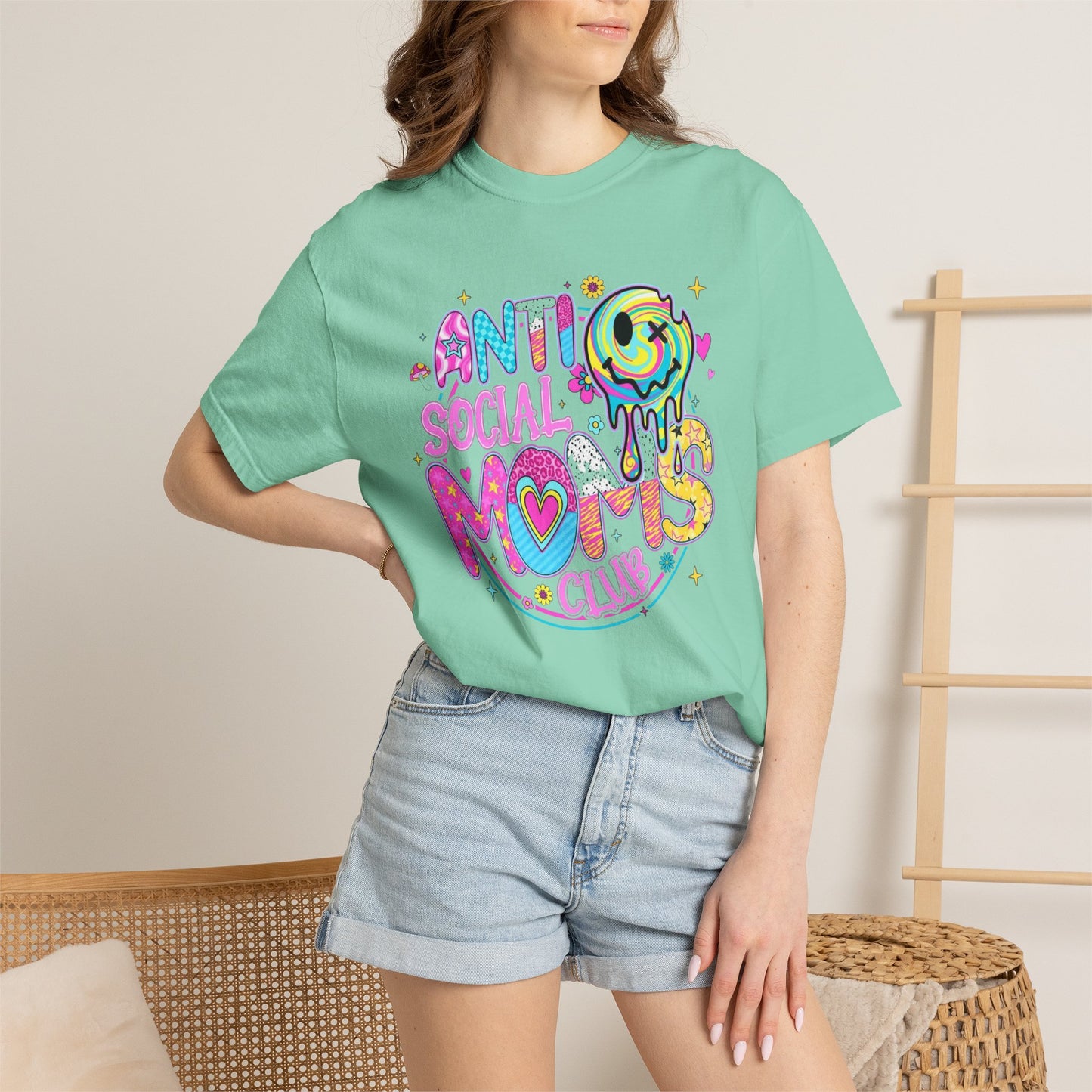 Anti social moms club graphic tee