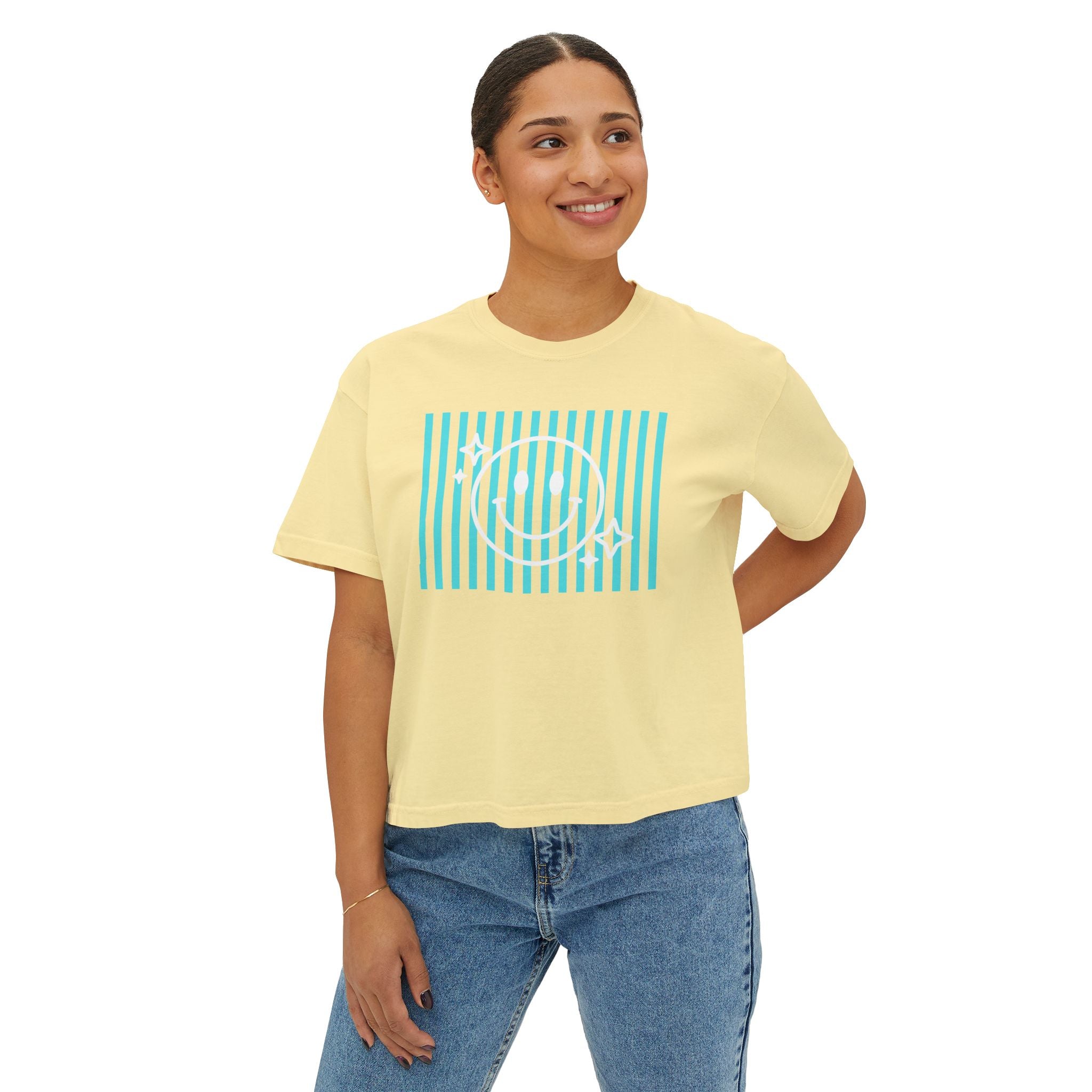 Smiley Face Graphic Crop Tee