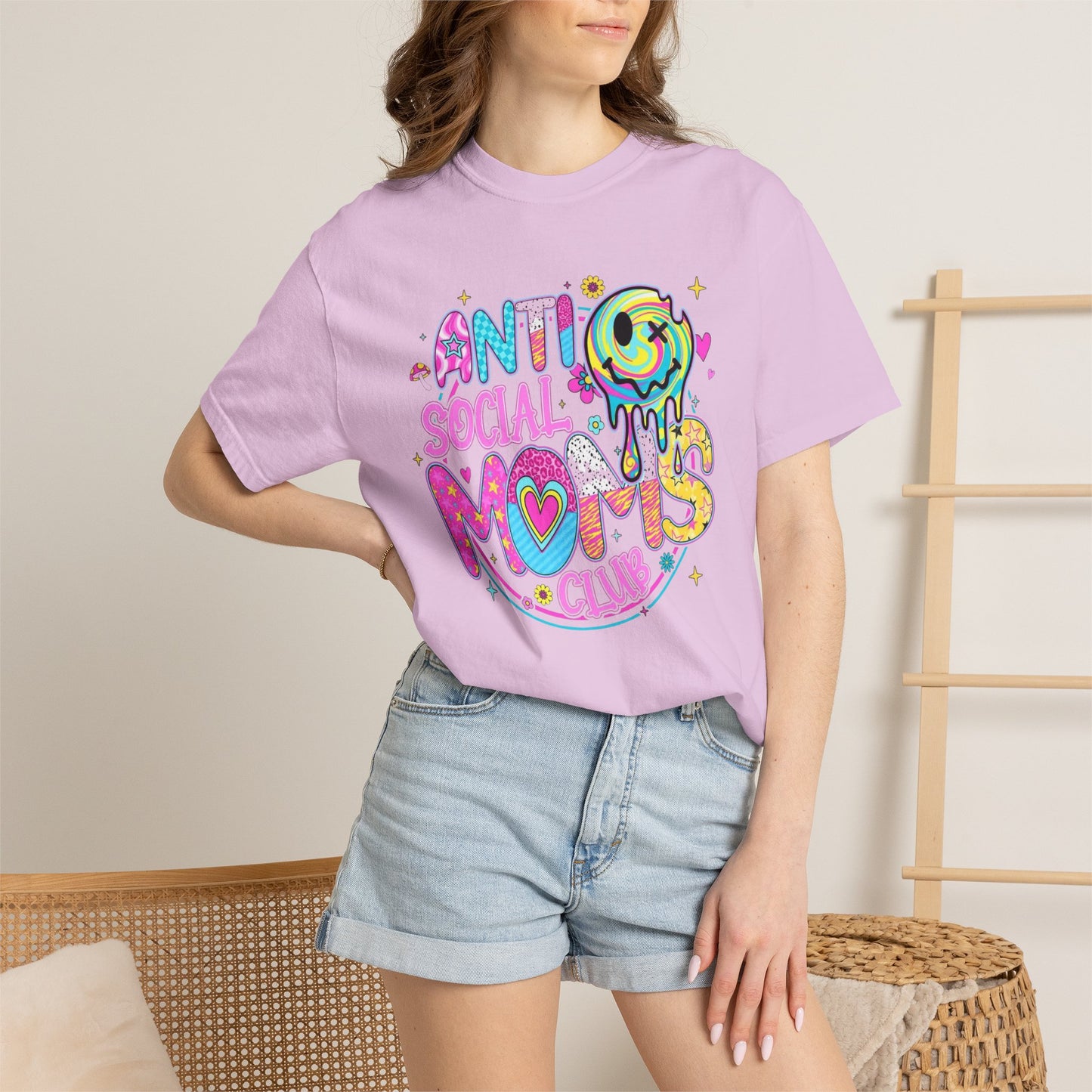 Anti social moms club graphic tee
