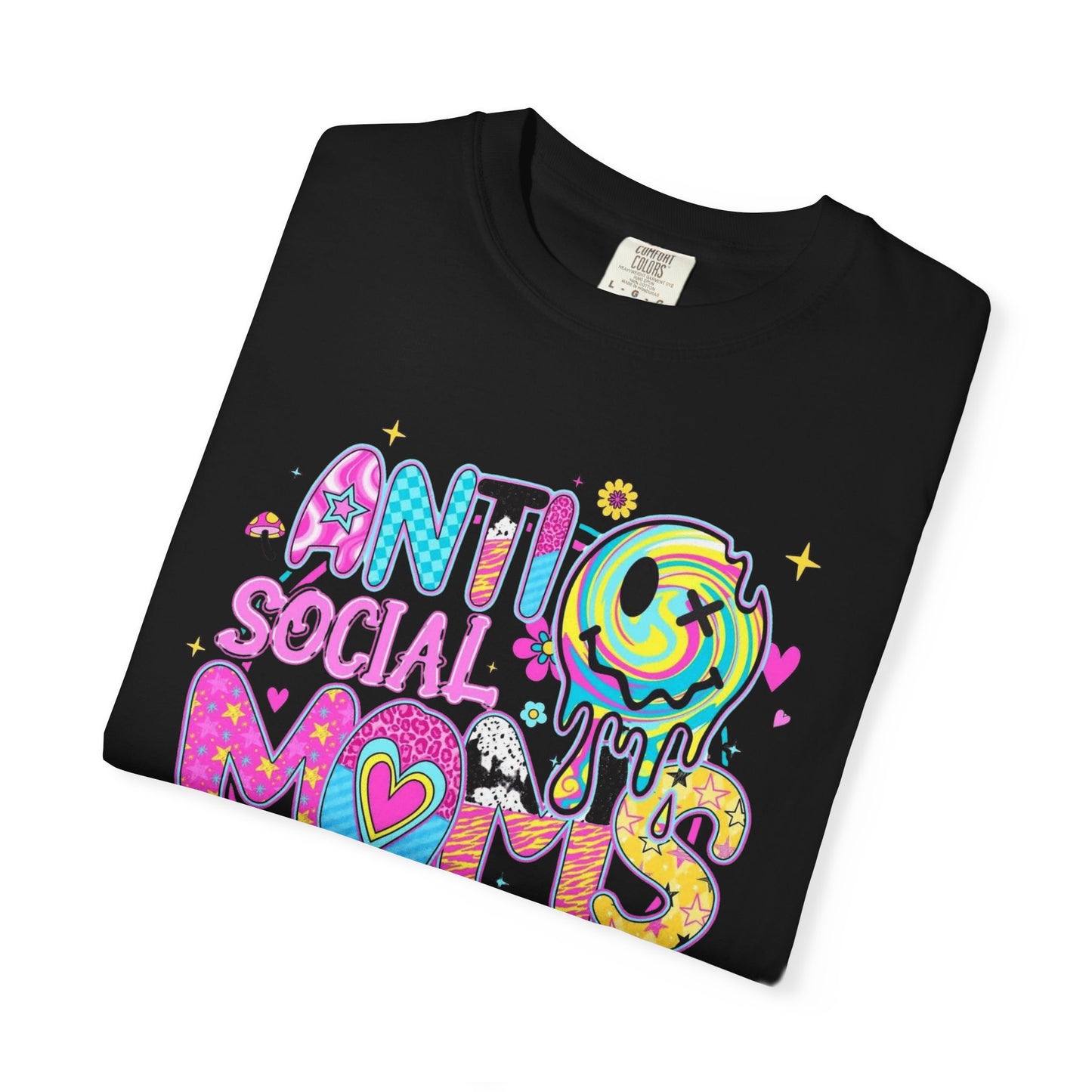 Anti social moms club graphic tee