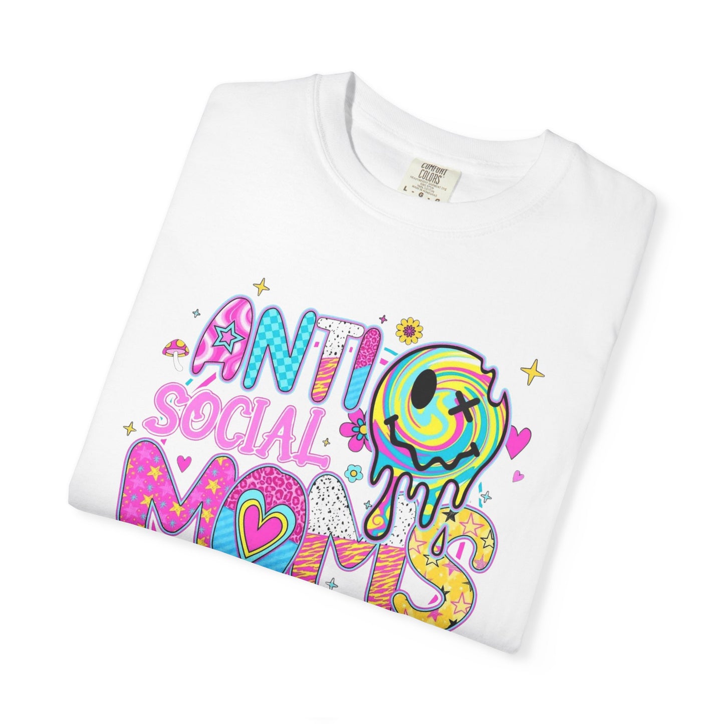 Anti social moms club graphic tee