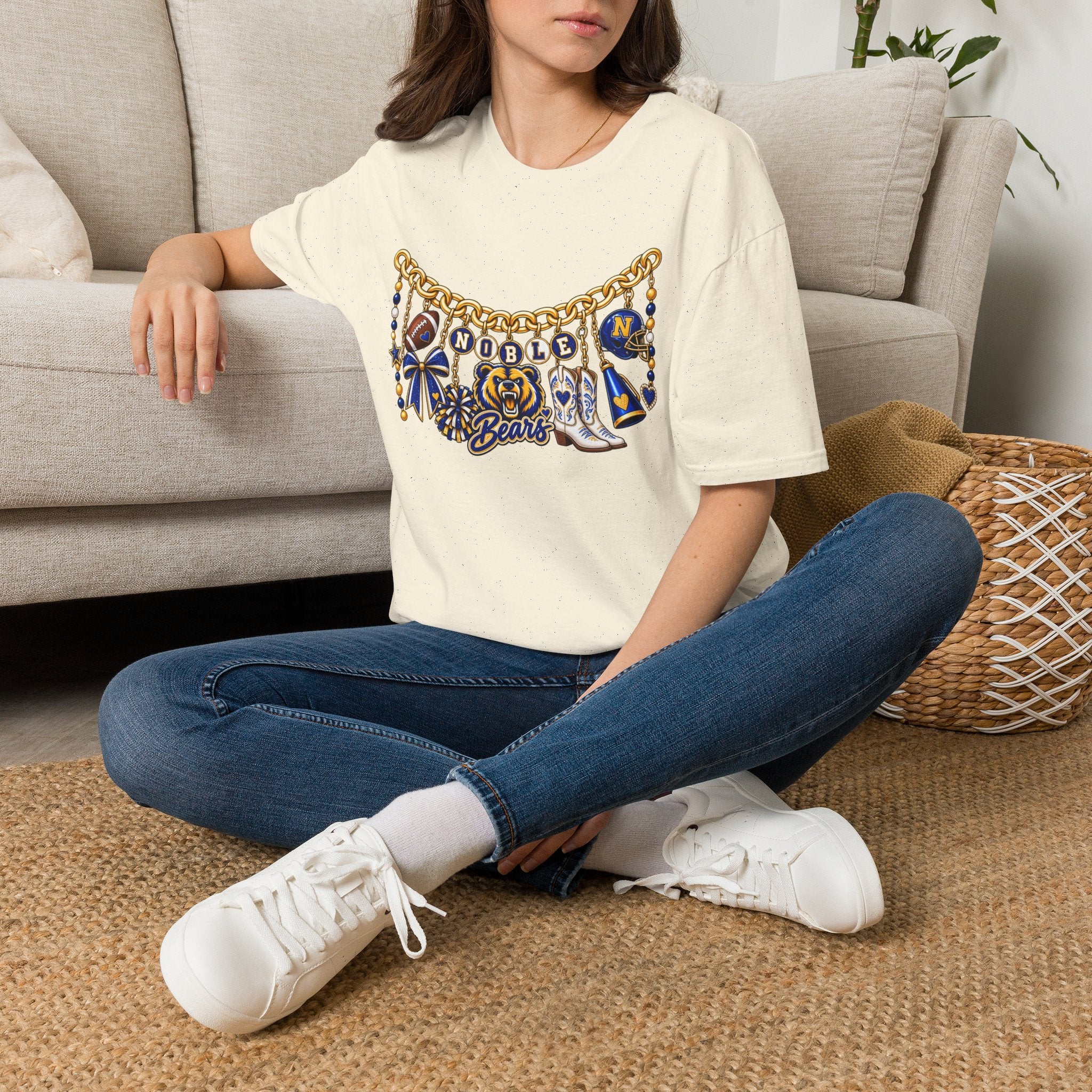Bears necklace tee