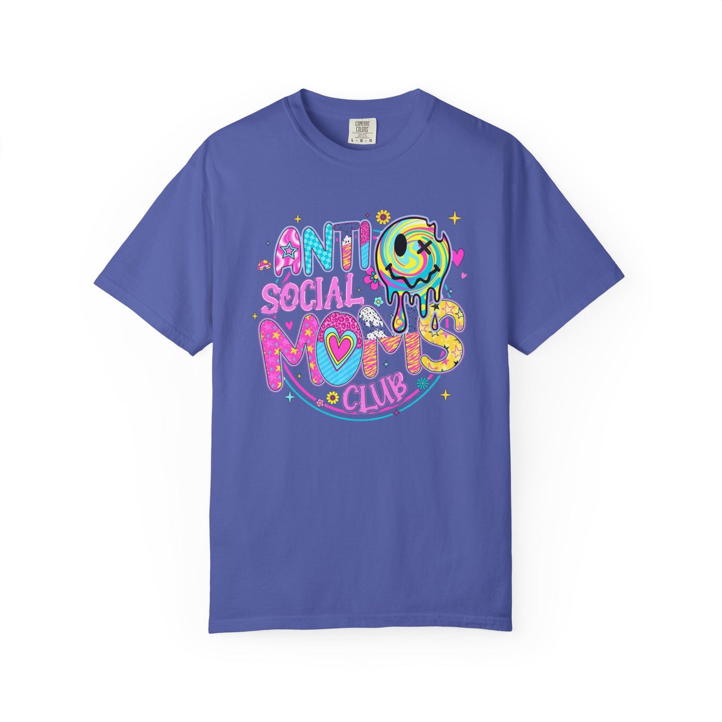 Anti social moms club graphic tee
