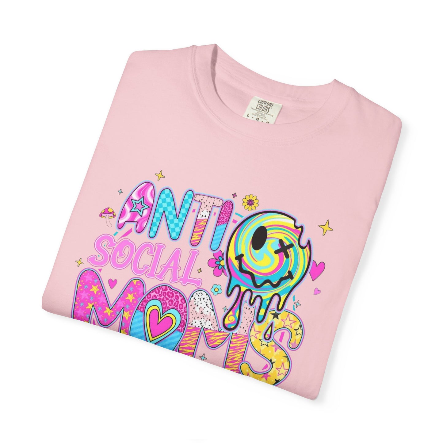 Anti social moms club graphic tee