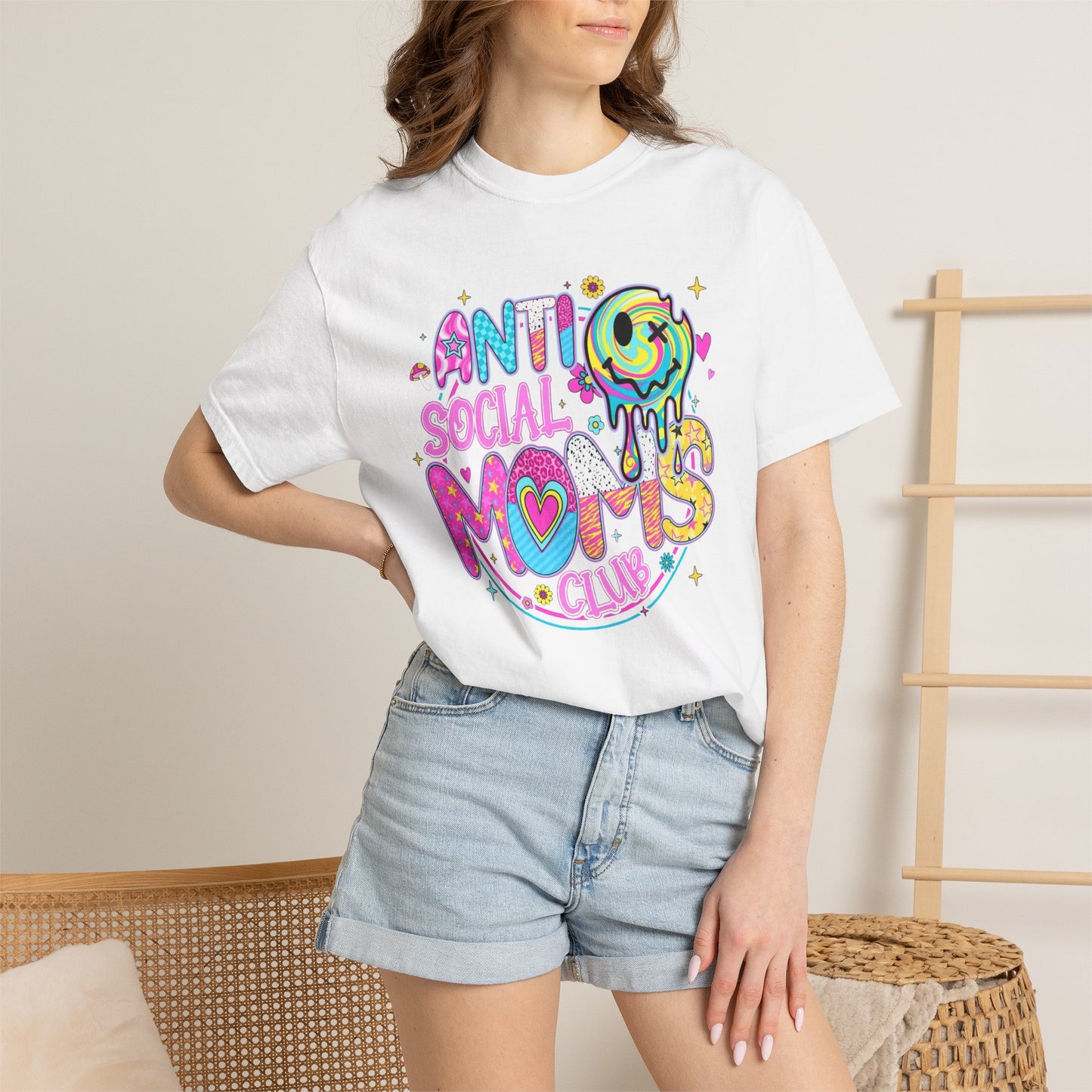 Anti social moms club graphic tee