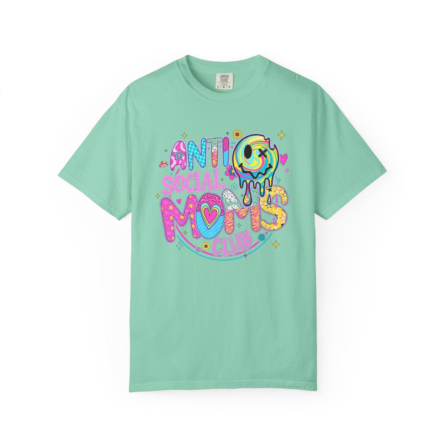Anti social moms club graphic tee