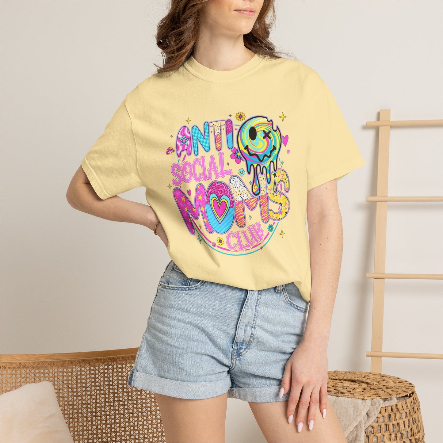 Anti social moms club graphic tee